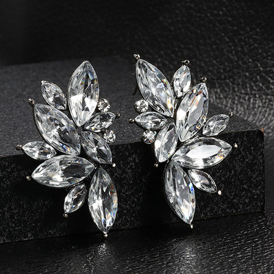 光影魔法 首飾水晶與化妝品拍攝后期的精修藝術(shù)