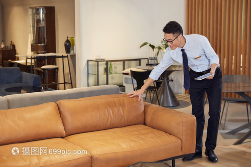 從家具店銷(xiāo)售形象到文具用品零售 如何塑造專(zhuān)業(yè)與創(chuàng)意的零售體驗(yàn)